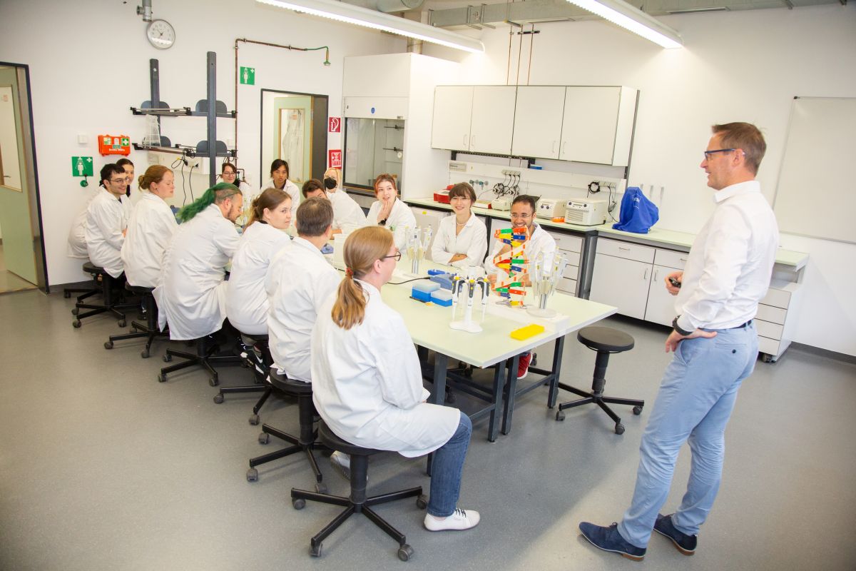 Erwin-Negelein-Haus (D79): Labor (S1)